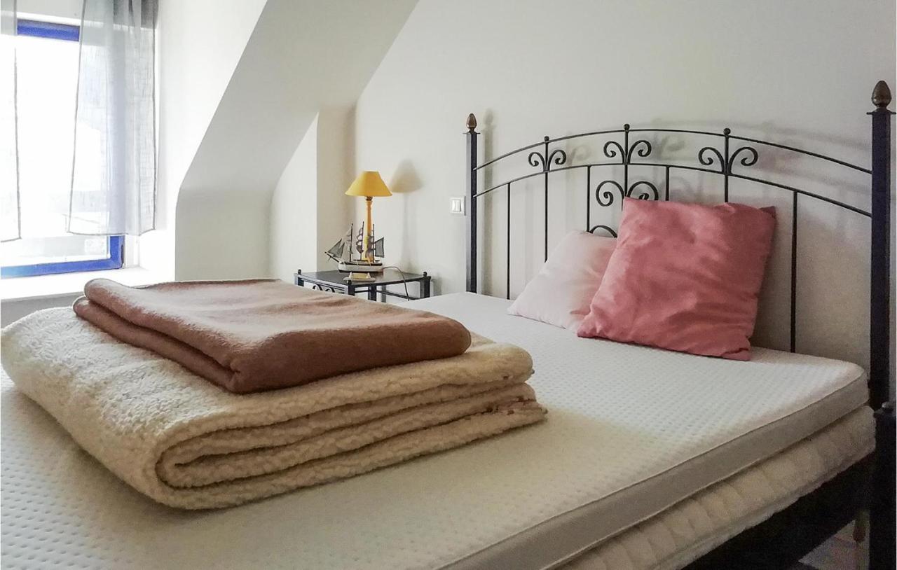 Lovely Home In Cadouarn With Wifi Séné Exteriör bild